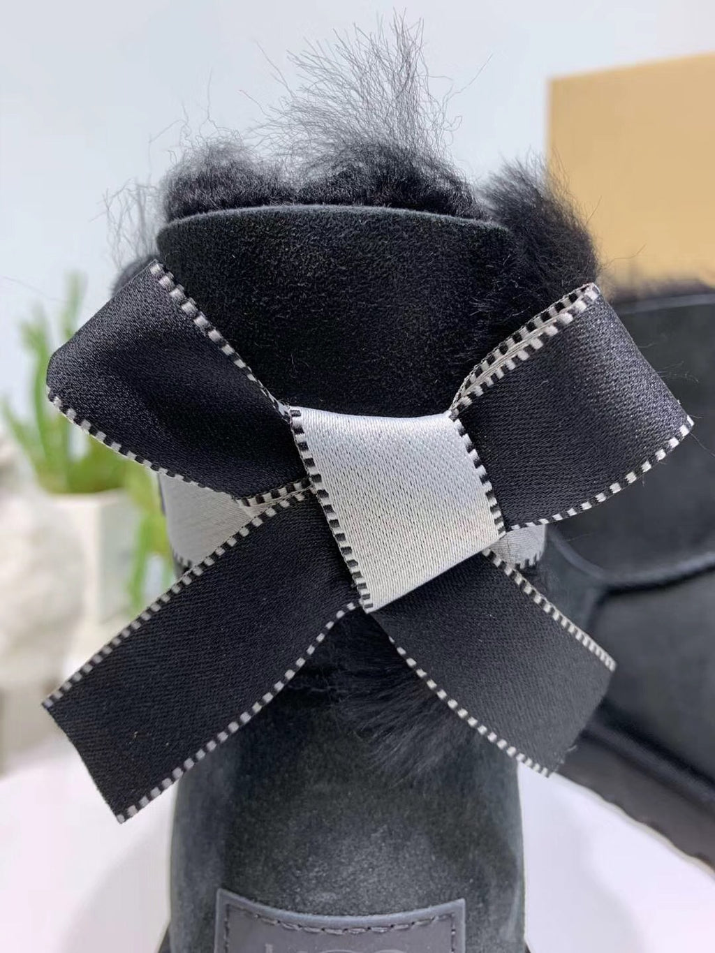 Bow-Detail Shoes with Subtle Shimmer - Black, Model 2938