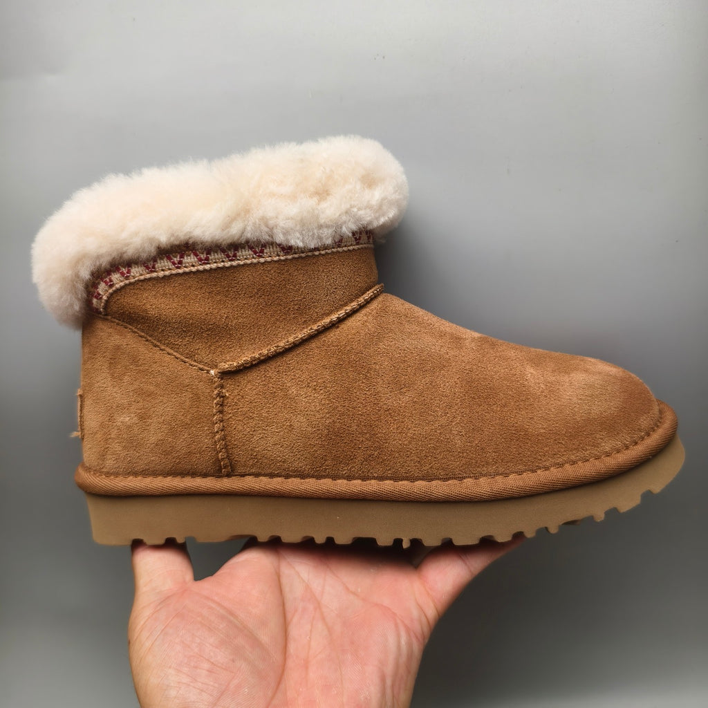 Folk-Inspired Low-Top Casual Shoes - Chestnut, Model 4496