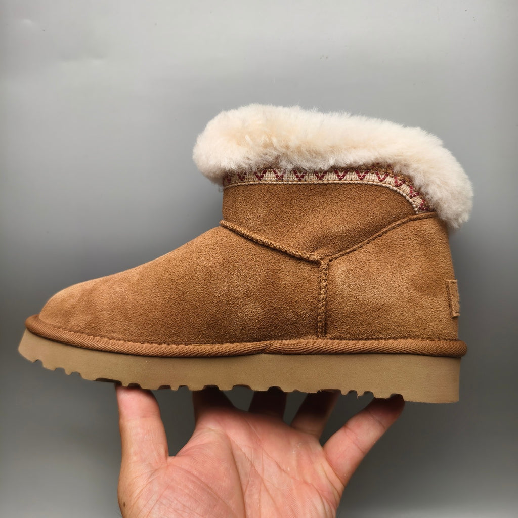 Folk-Inspired Low-Top Casual Shoes - Chestnut, Model 4496