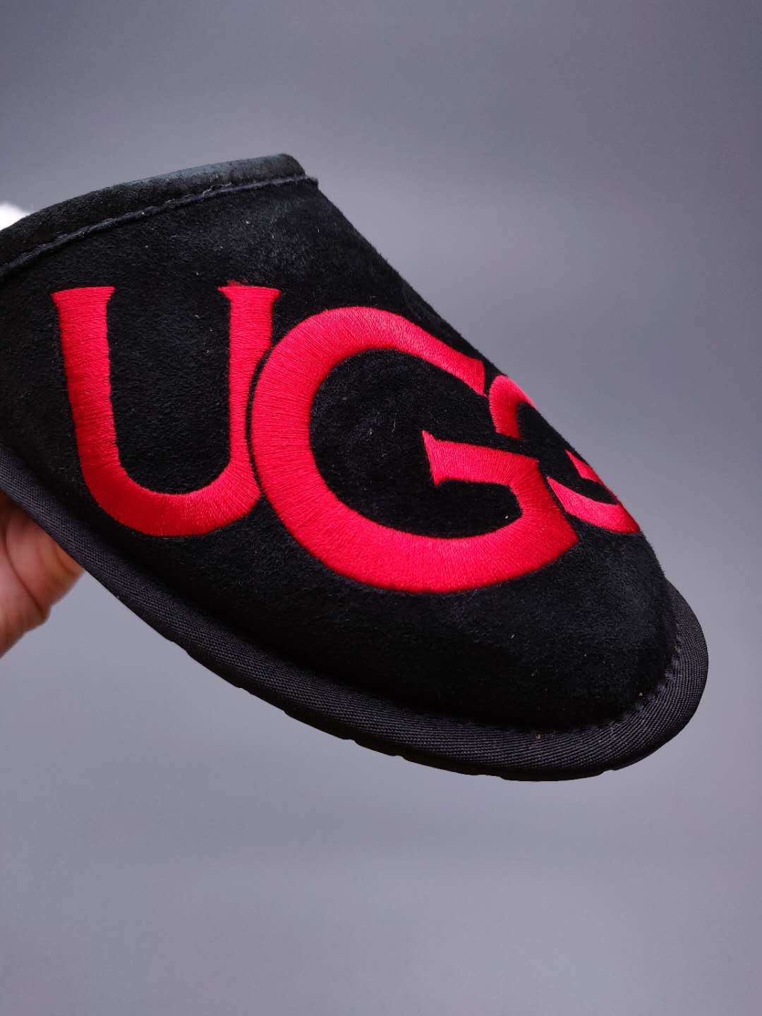 Large G Indoor Slippers - Black, Model 2593