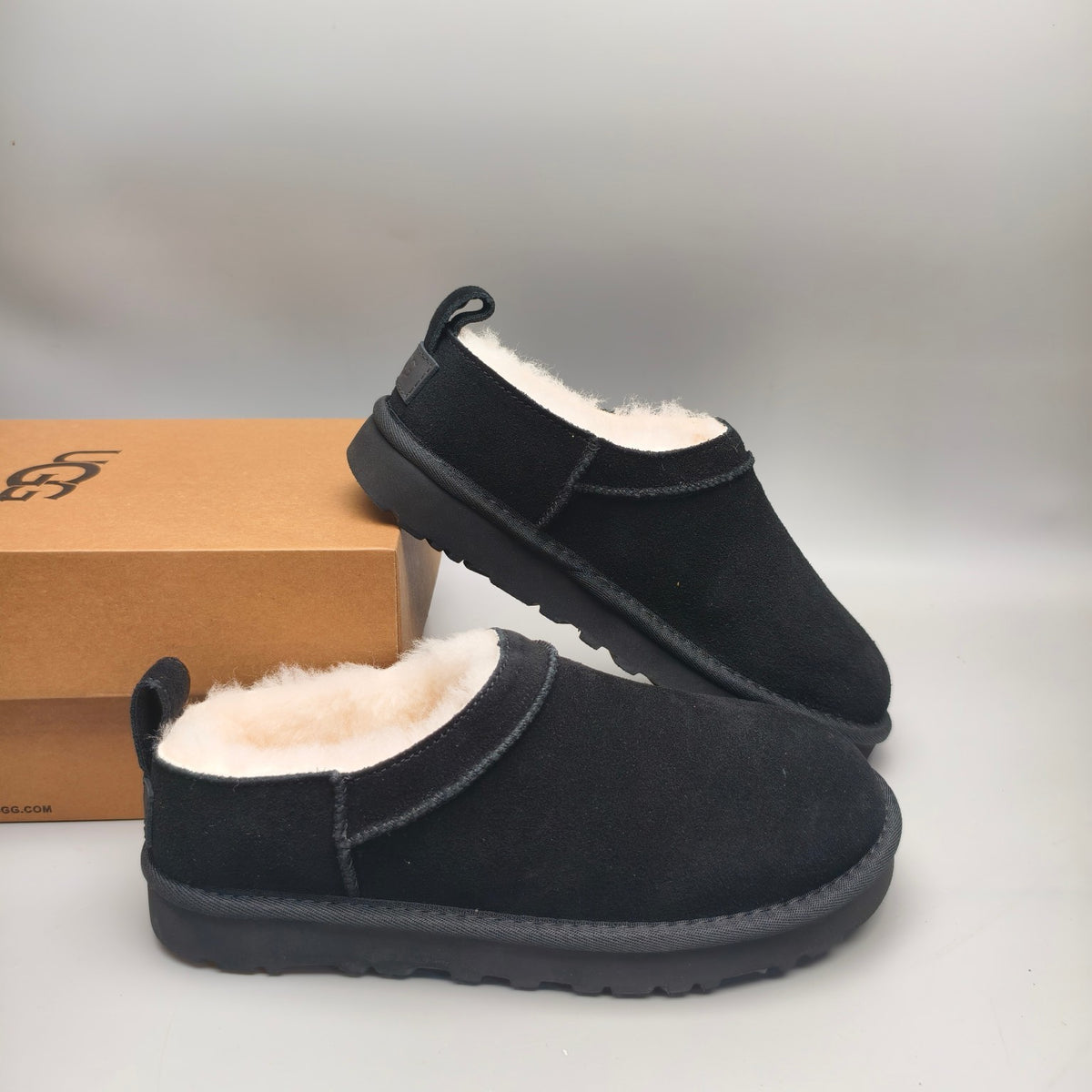 Women's Classic Slip-On Shoes - Black, Model 3891