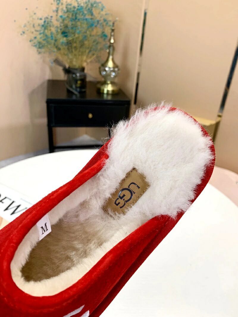 Large G Indoor Slippers - Bright Red, Model 2593