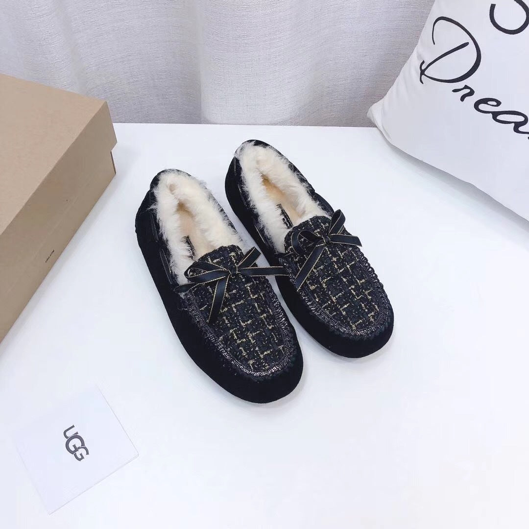 Chic Moccasin-Style Loafers - Black, Model 5623