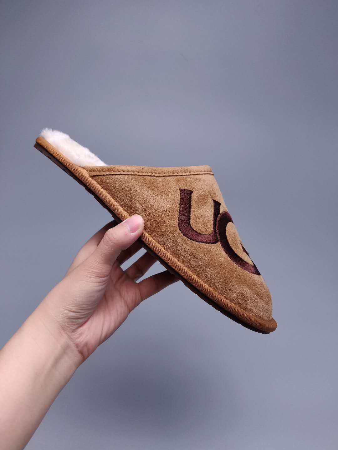 Large G Indoor Slippers - Chestnut, Model 2593