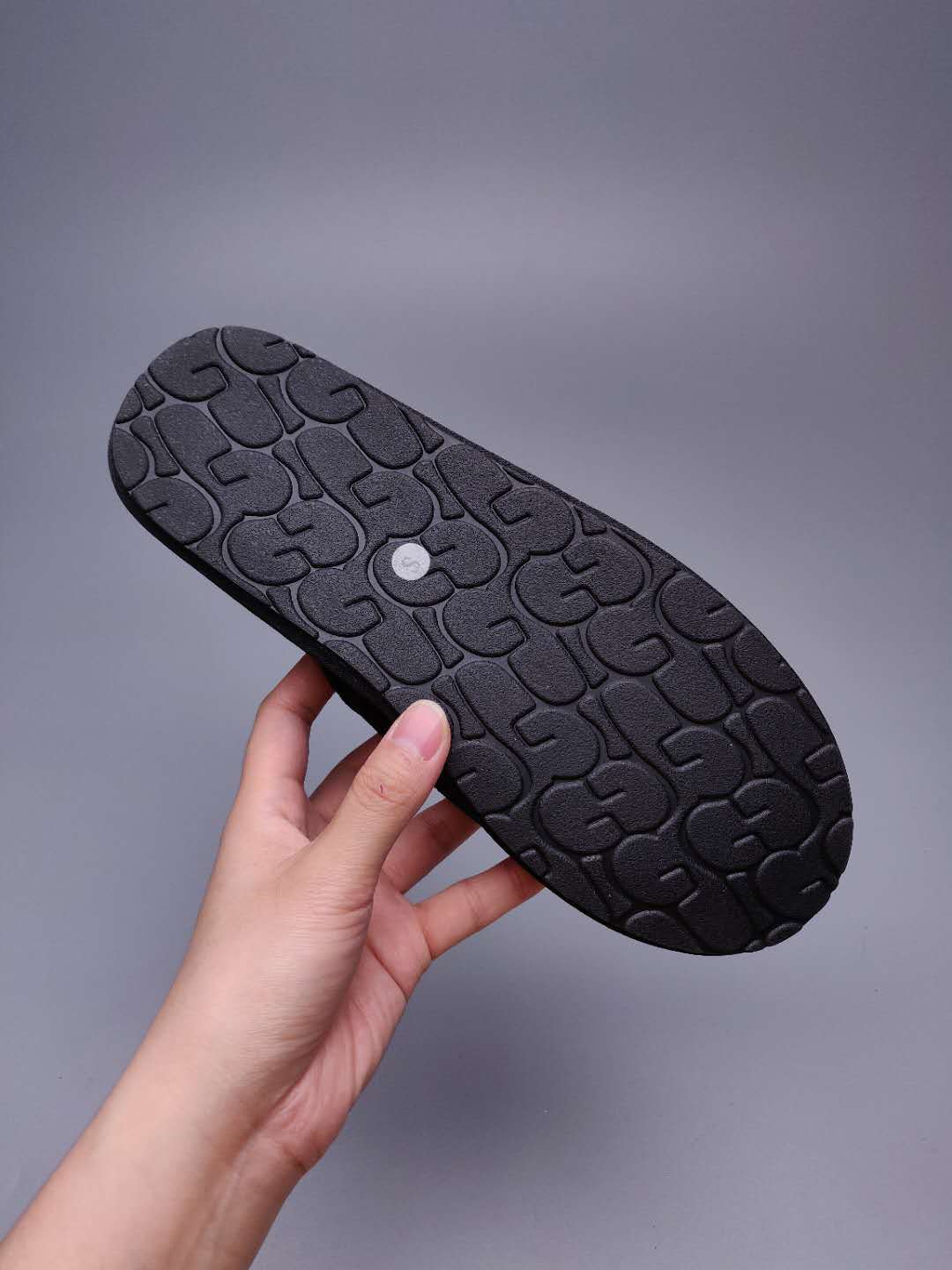 Large G Indoor Slippers - Black, Model 2593