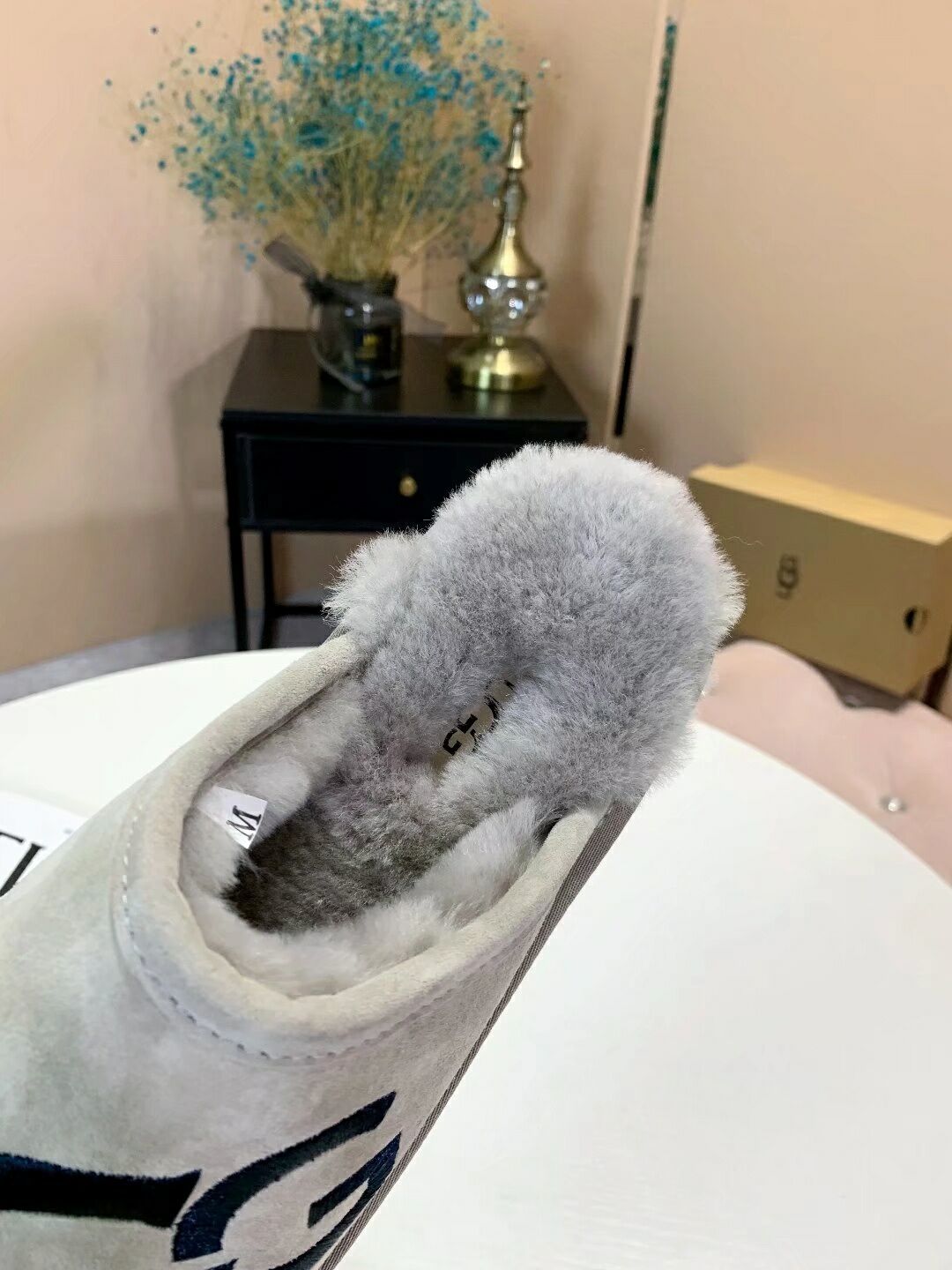 Large G Indoor Slippers - Gray, Model 2593