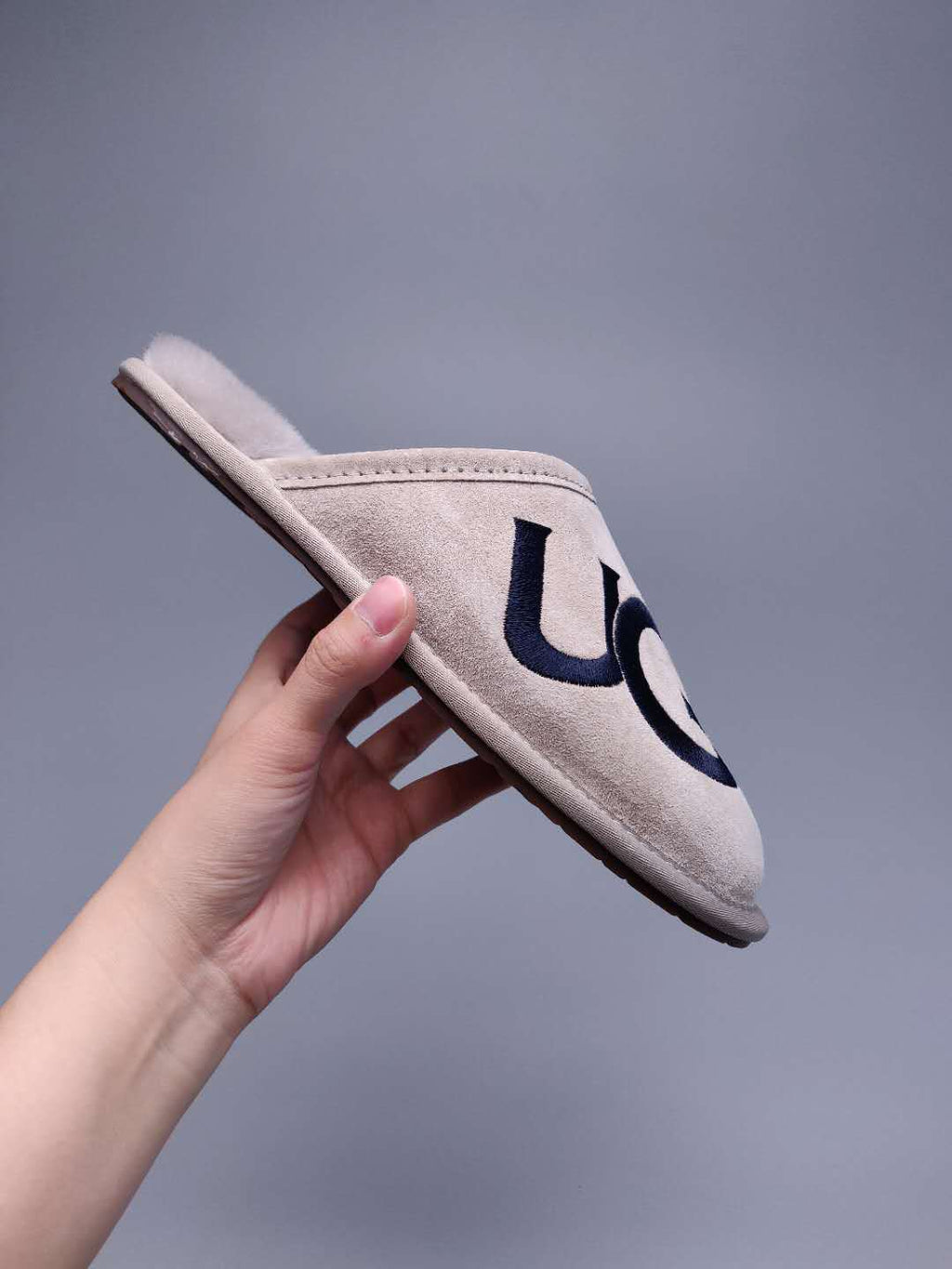 Large G Indoor Slippers - Gray, Model 2593