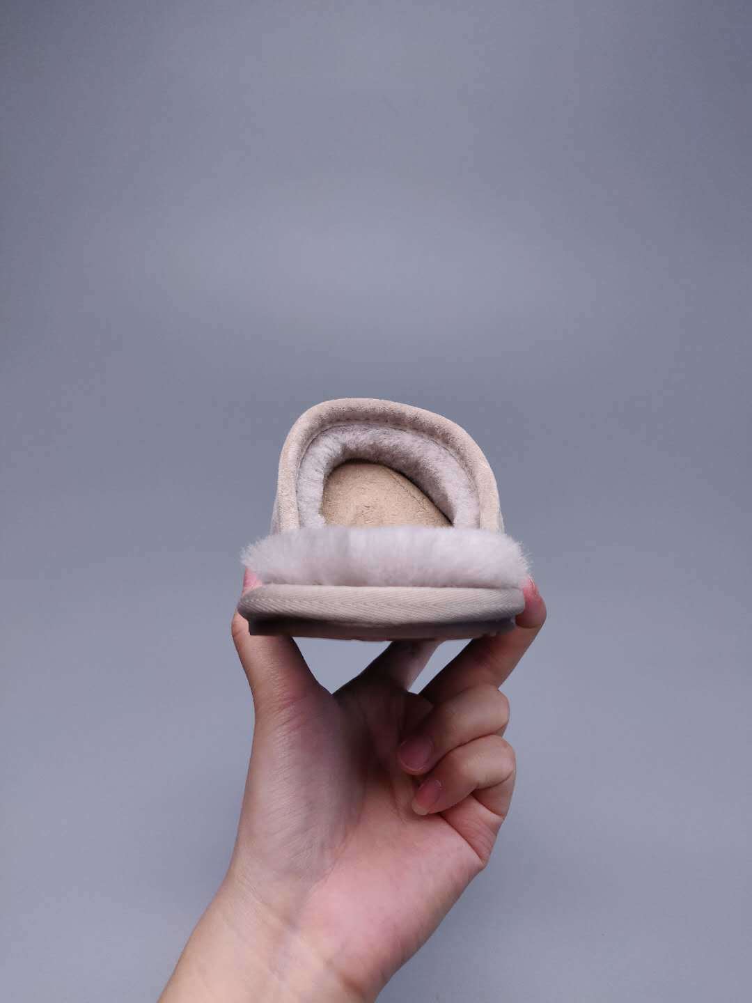 Large G Indoor Slippers - Gray, Model 2593