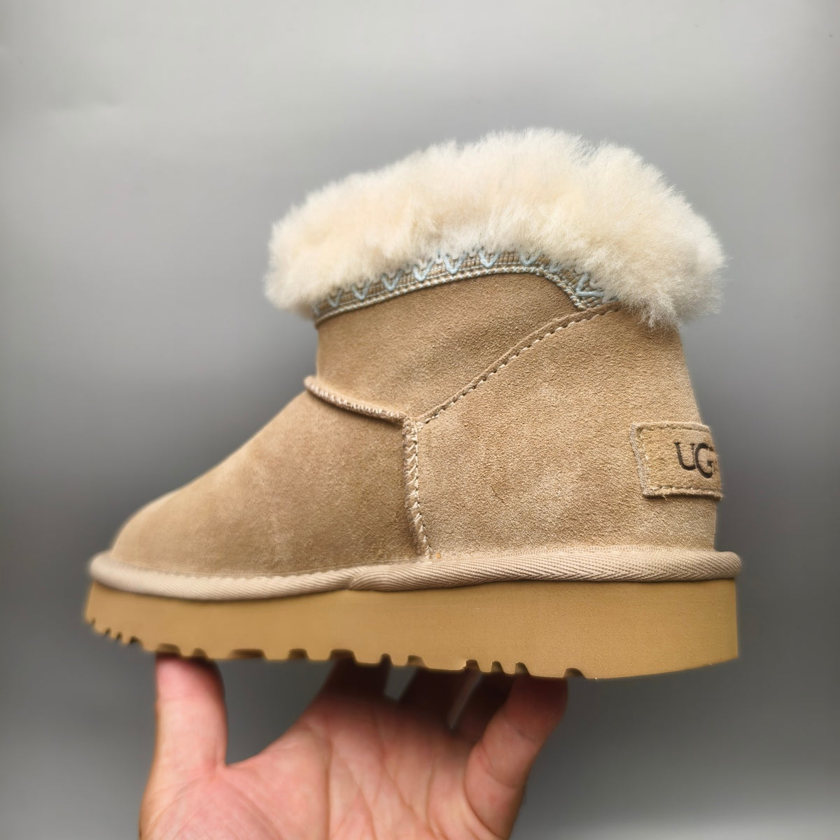 Folk-Inspired Low-Top Casual Shoes - Sand, Model 4496