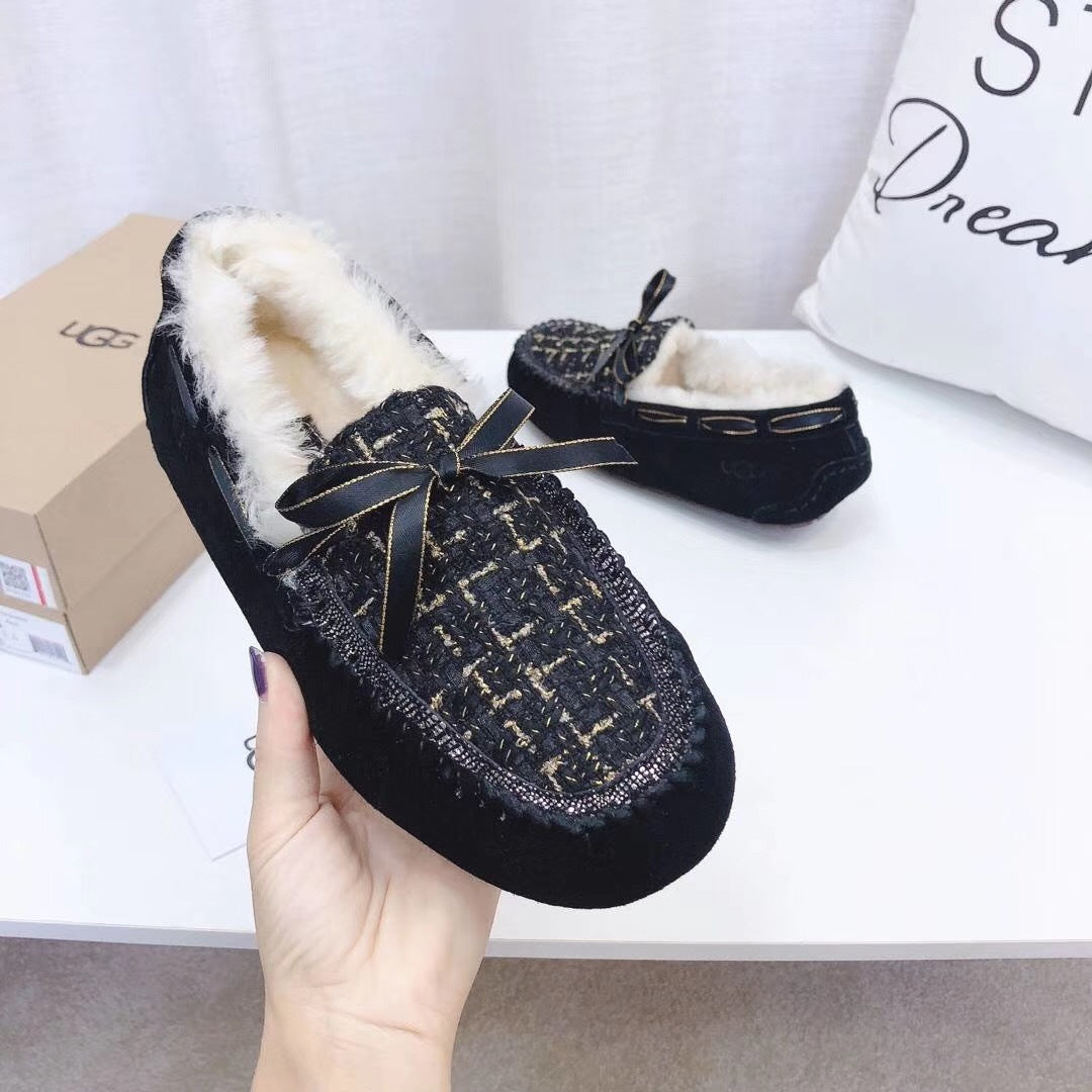Chic Moccasin-Style Loafers - Black, Model 5623