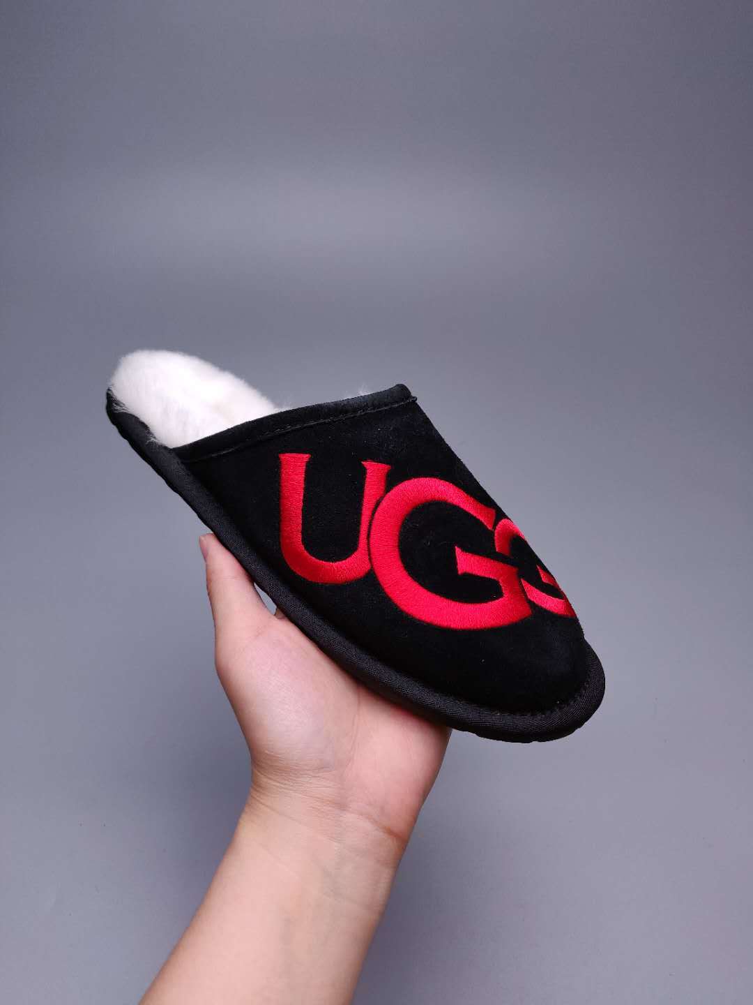 Large G Indoor Slippers - Black, Model 2593