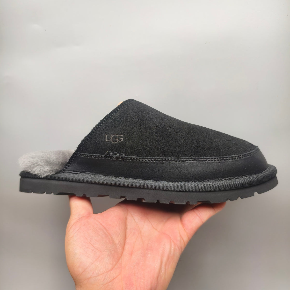 Men's Ultralight Fluffy Casual Slippers - Black, Model 4585