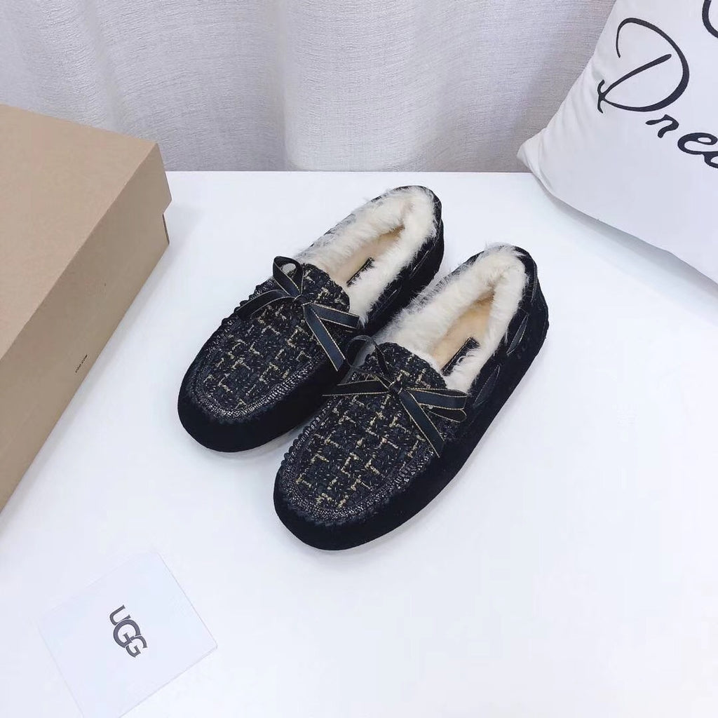 Chic Moccasin-Style Loafers - Black, Model 5623