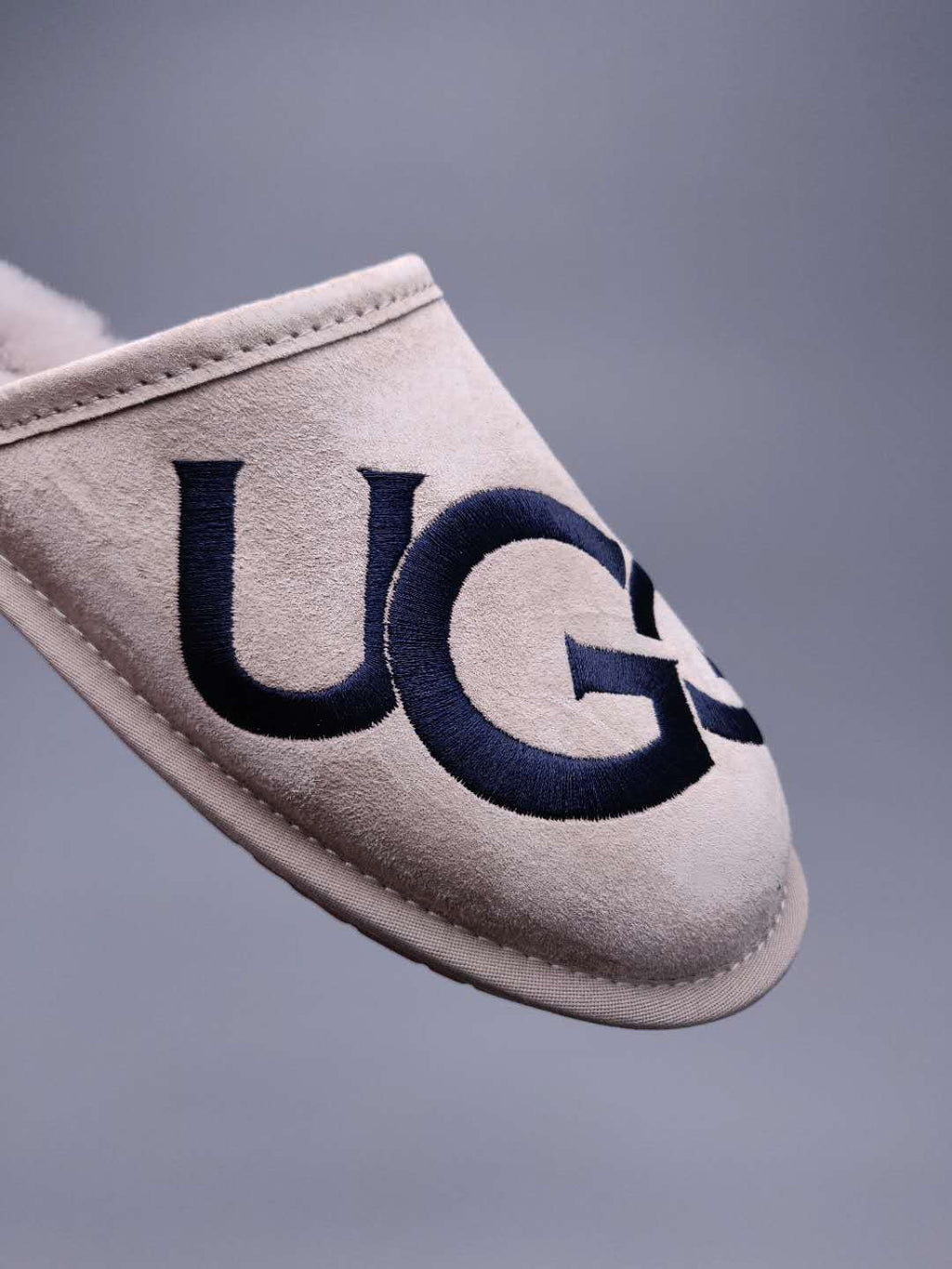 Large G Indoor Slippers - Gray, Model 2593