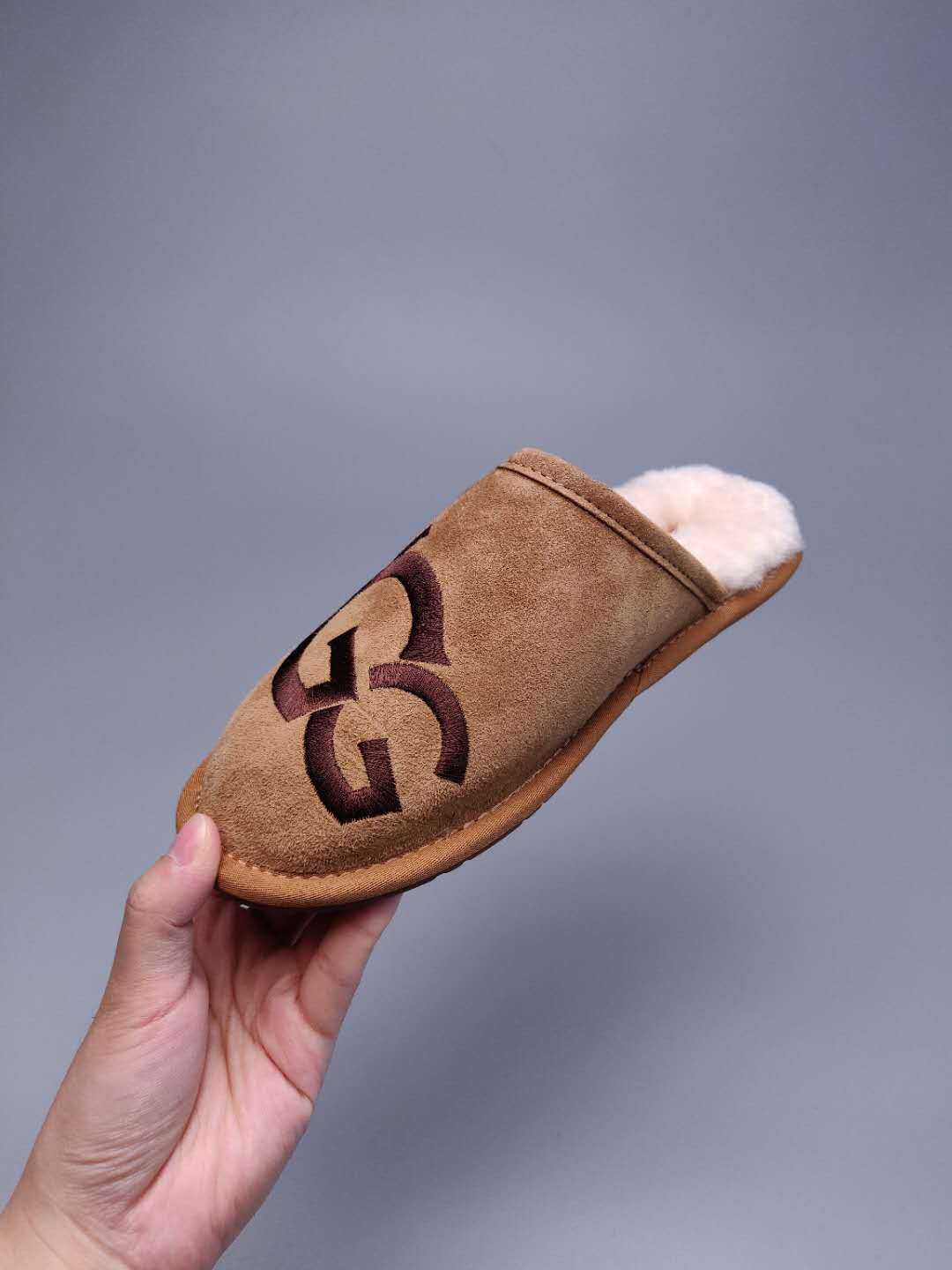 Large G Indoor Slippers - Chestnut, Model 2593