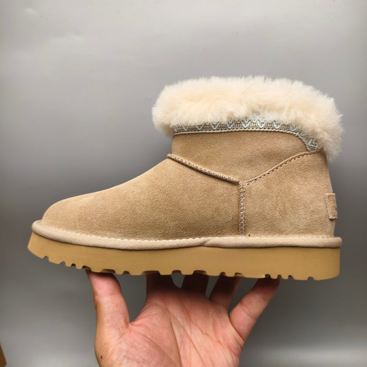 Folk-Inspired Low-Top Casual Shoes - Sand, Model 4496
