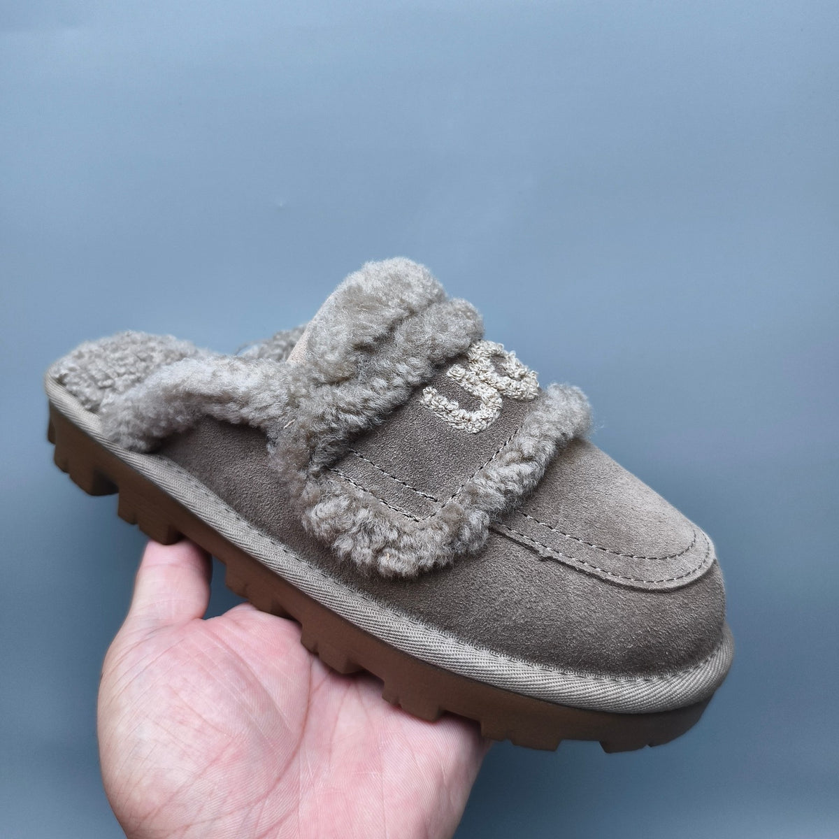 Curly Plush Logo Slippers - Antelope Brown, Model 1206