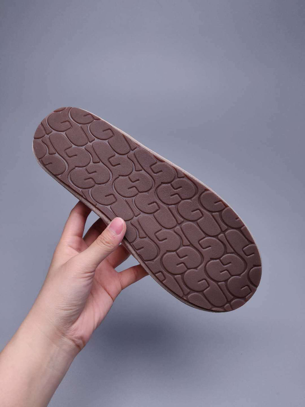Large G Indoor Slippers - Gray, Model 2593