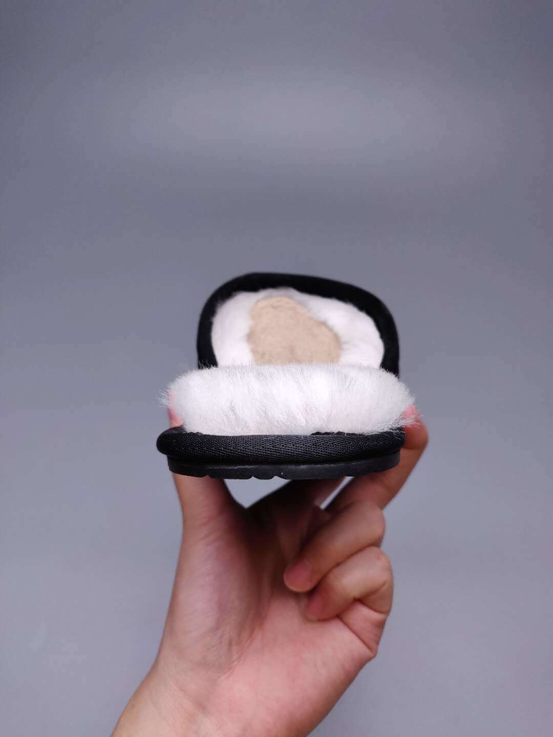Large G Indoor Slippers - Black, Model 2593