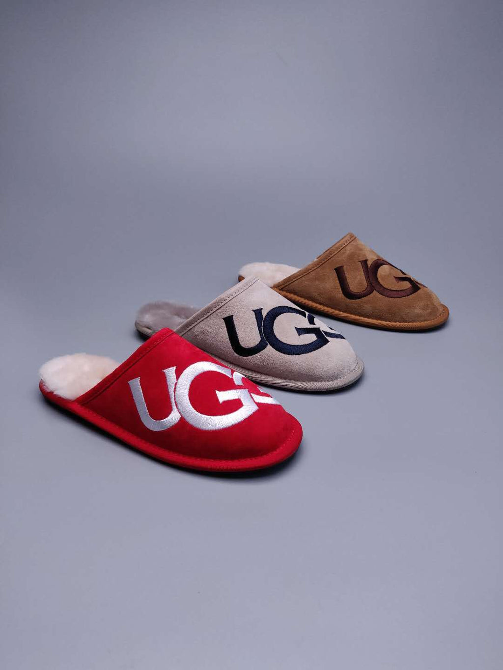 Large G Indoor Slippers - Gray, Model 2593