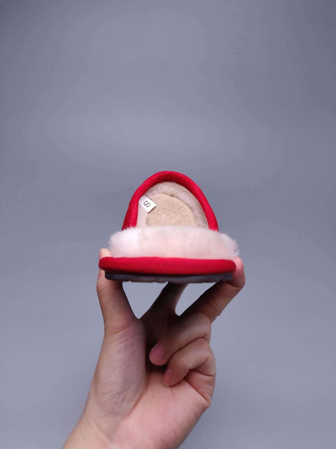 Large G Indoor Slippers - Bright Red, Model 2593