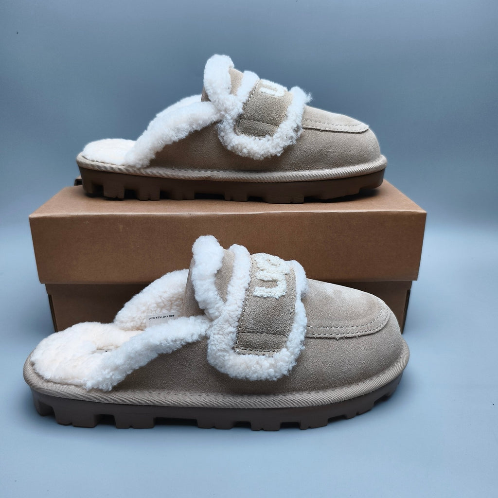 Curly Plush Logo Slippers - Sand, Model 1206
