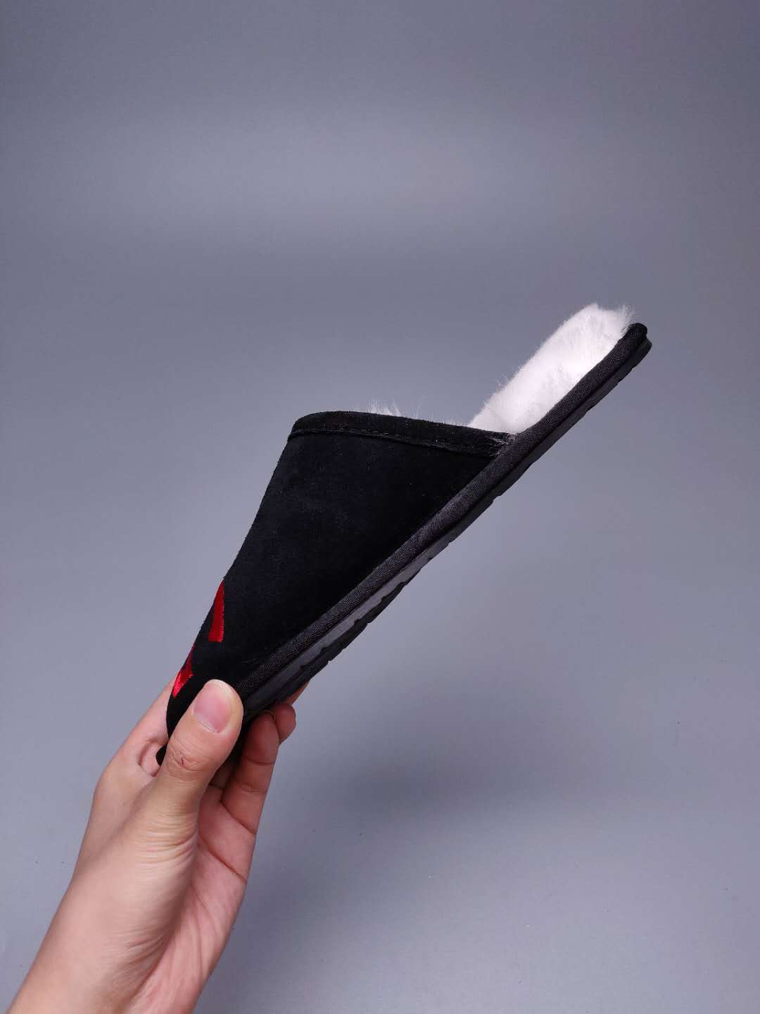 Large G Indoor Slippers - Black, Model 2593