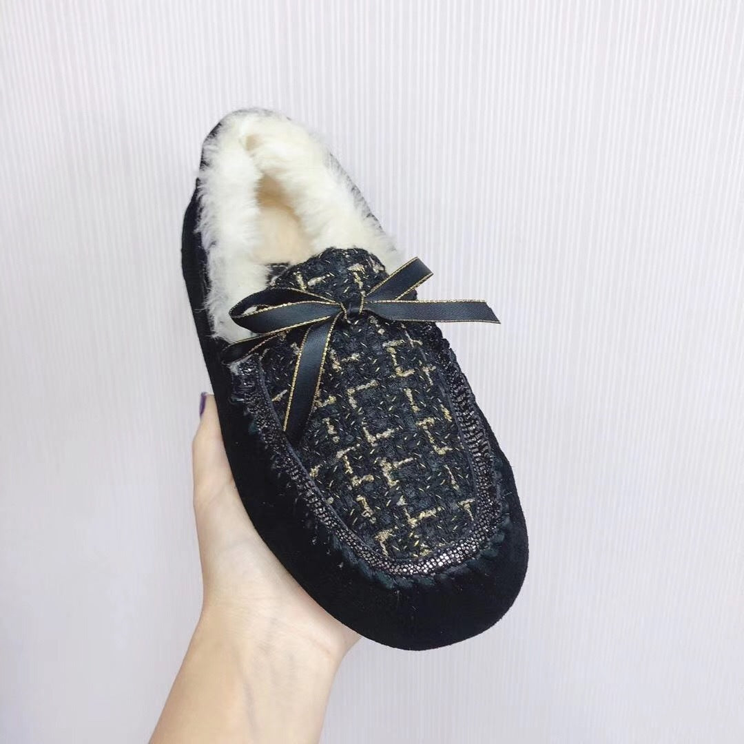 Chic Moccasin-Style Loafers - Black, Model 5623
