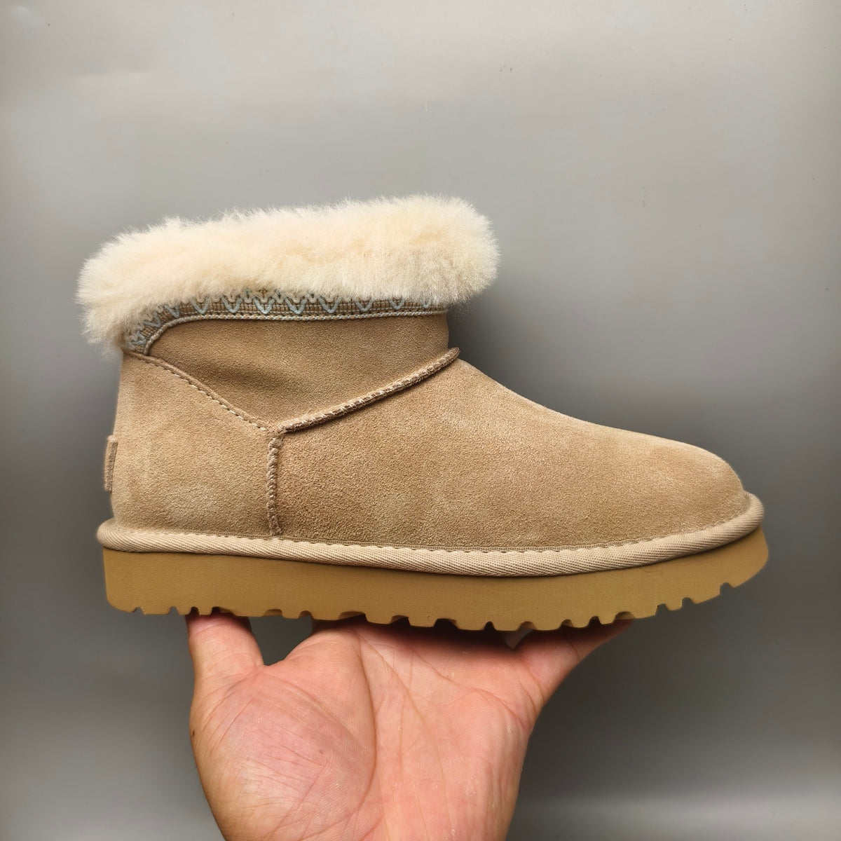 Folk-Inspired Low-Top Casual Shoes - Sand, Model 4496