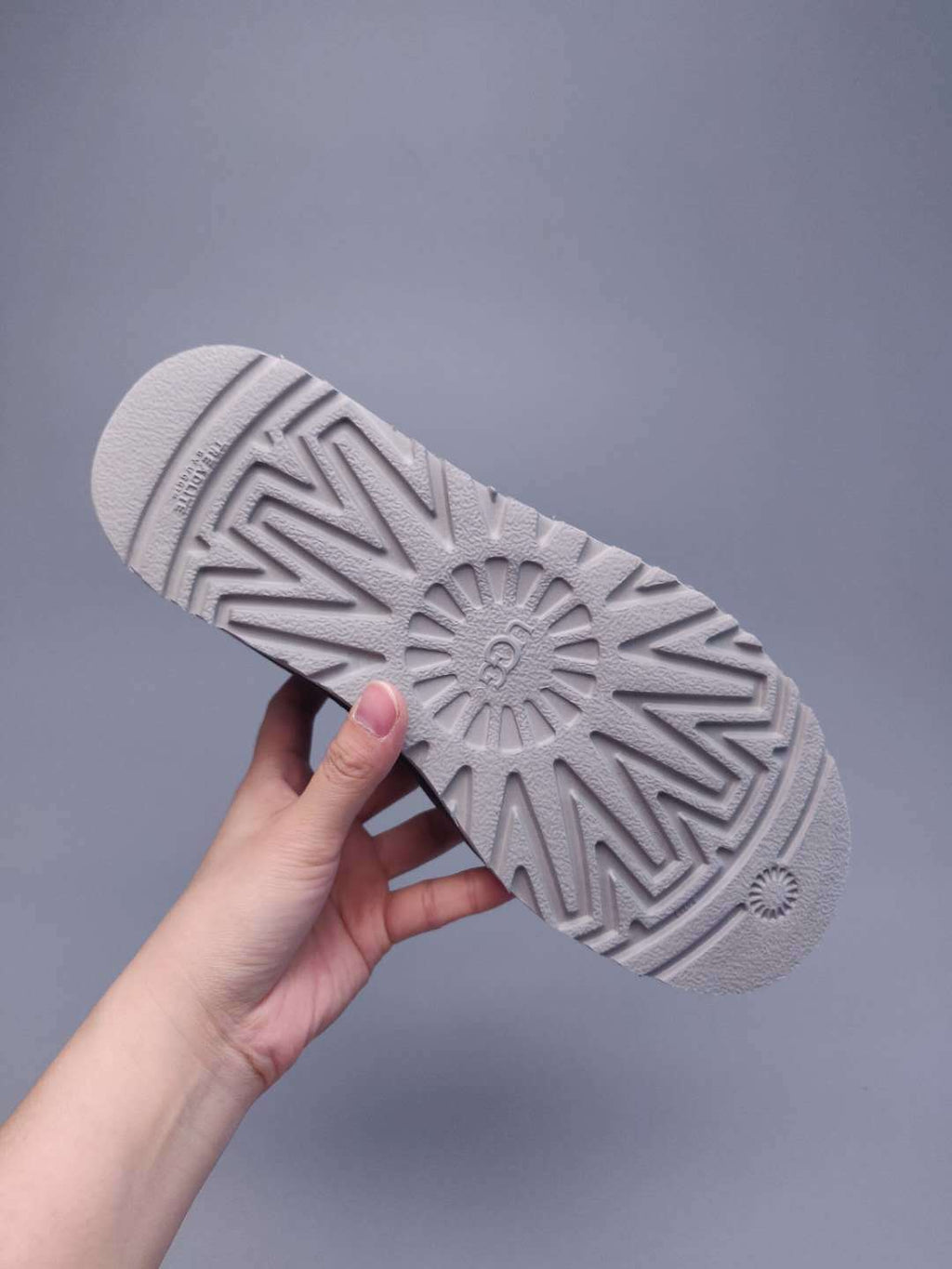 Men's Slip-On Low-Top Casual Shoes - Gray, Model 3455