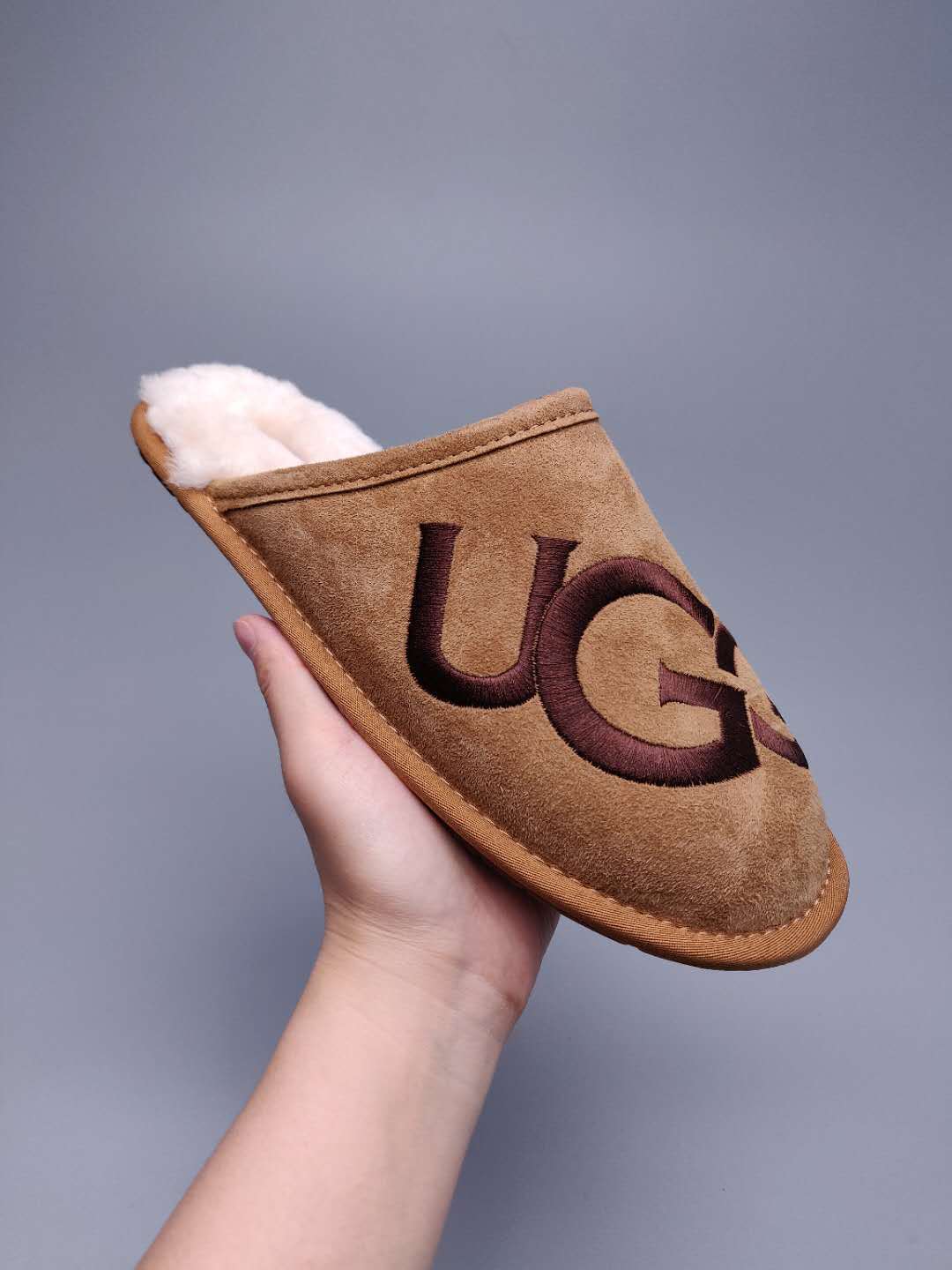 Large G Indoor Slippers - Chestnut, Model 2593