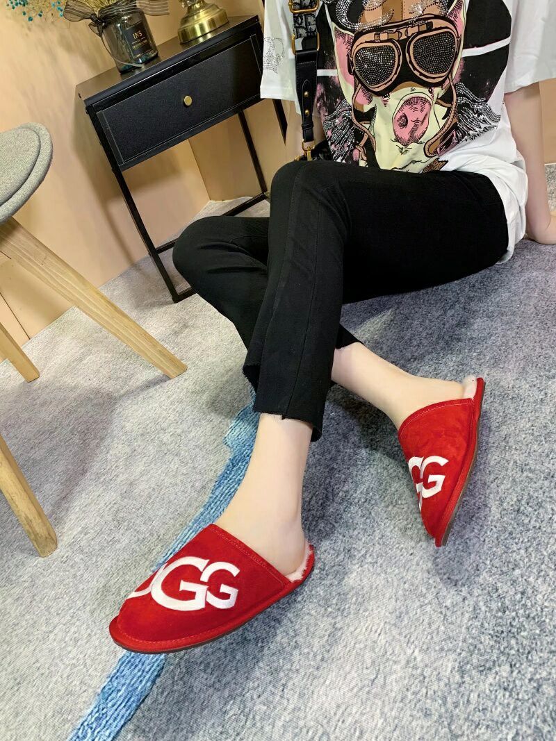 Large G Indoor Slippers - Bright Red, Model 2593