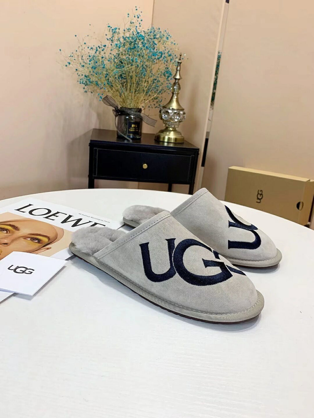 Large G Indoor Slippers - Gray, Model 2593