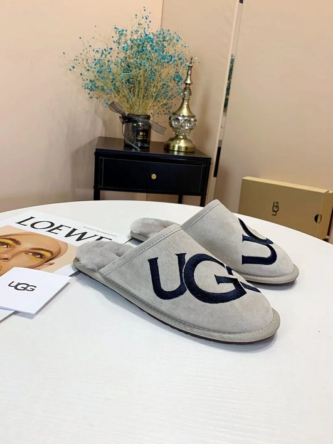 Large G Indoor Slippers - Gray, Model 2593