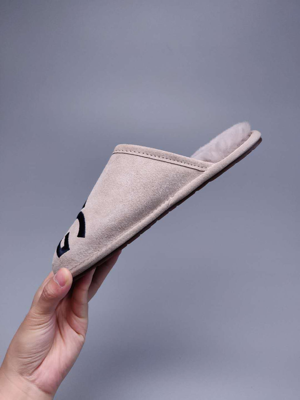 Large G Indoor Slippers - Gray, Model 2593